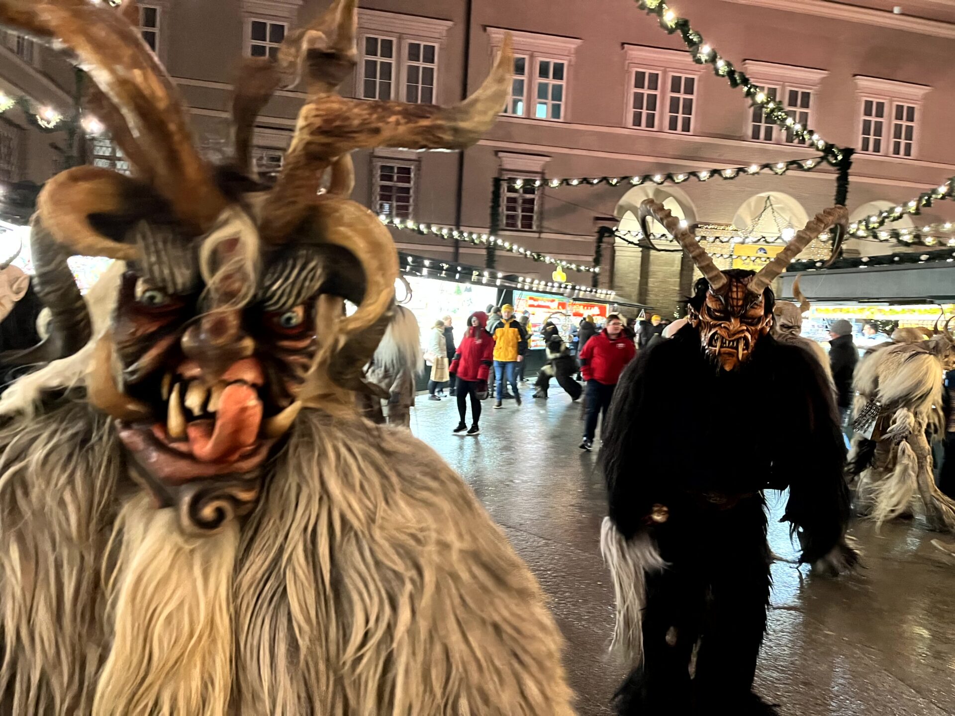Krampuslauf am Salzburger Christkindlmarkt