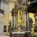 Maria Kirchental, Altar mit Votivtafeln